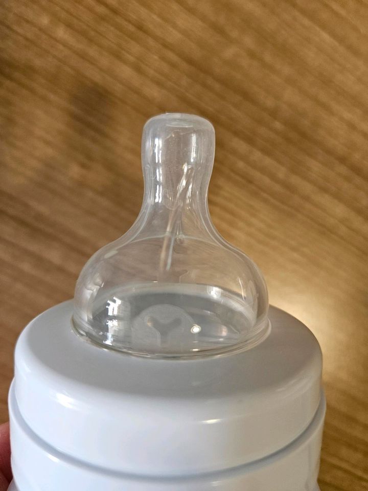 Avent Babyflasche wie neu in Düren