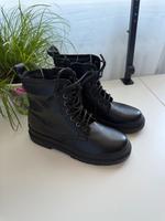 Stiefeletten von Zara, Leder, neu Bayern - Schwabach Vorschau