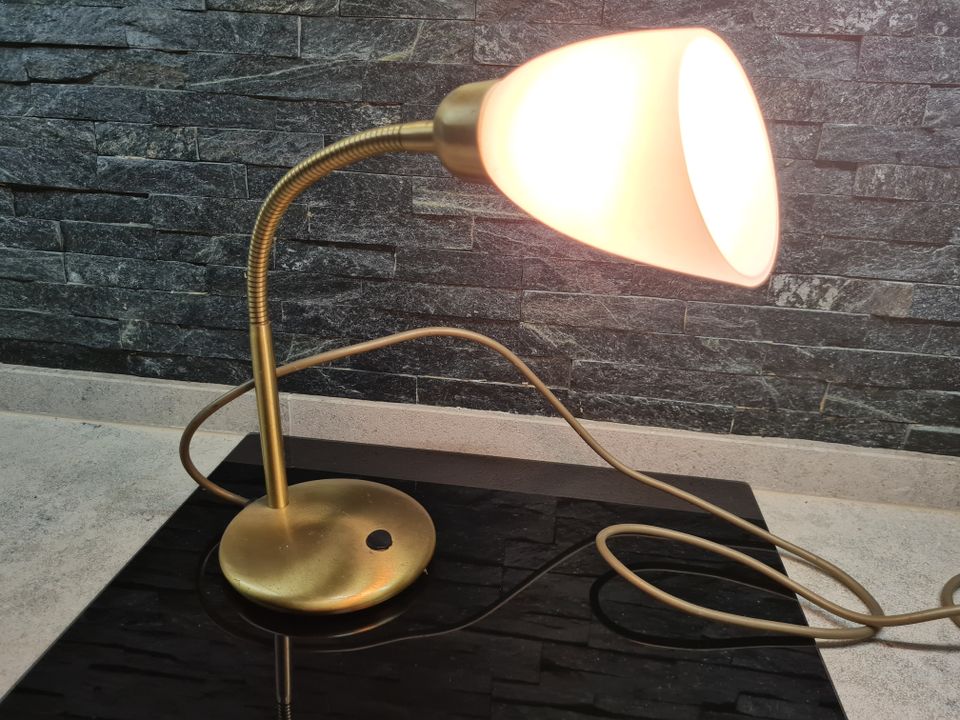 Erika Hillebrand Tischlampe Messing Designlampe Milchglas ART. 70 in Castrop-Rauxel