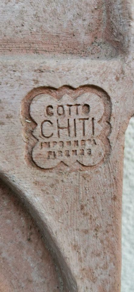 Terracotta Wandbrunnen (Cotto Chiti, Impruneta Florenz) in Au