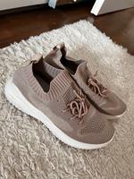 Sportschuhe / Sneaker rosa Gr. 40 Sachsen-Anhalt - Magdeburg Vorschau