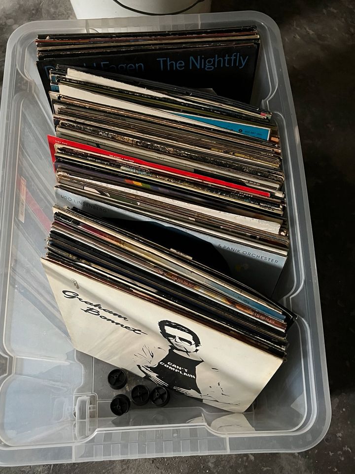 ca. 100  Vinylplatten zu verkaufen - Musik - Dachbodenfund in Ronnenberg