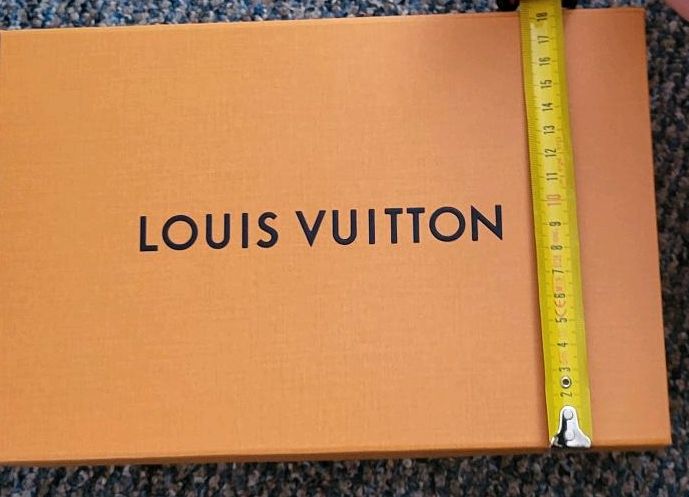 Taschen, Schuh, Geschenk etc. Orginal Box Louis Vuitton in Berlin