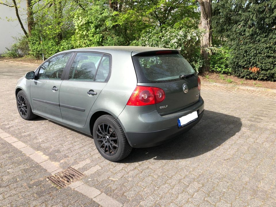 VW Golf V zu verkaufen in Rödermark