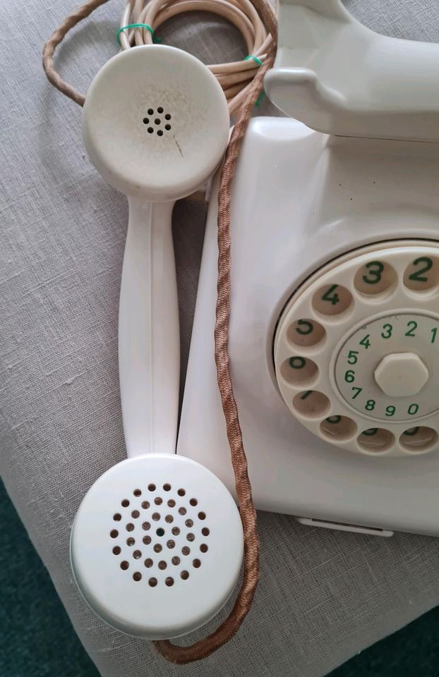 Krone "W48" Wählscheiben-Telefon, Bakelit,  60er Jahre in Düsseldorf