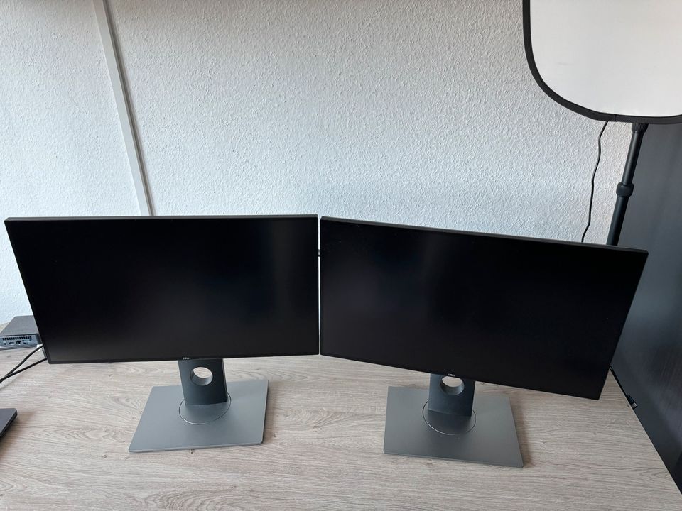2 x Dell Ultrasharp U2518D + Doppelte Monitor Halterung (GRATIS) in Nürnberg (Mittelfr)
