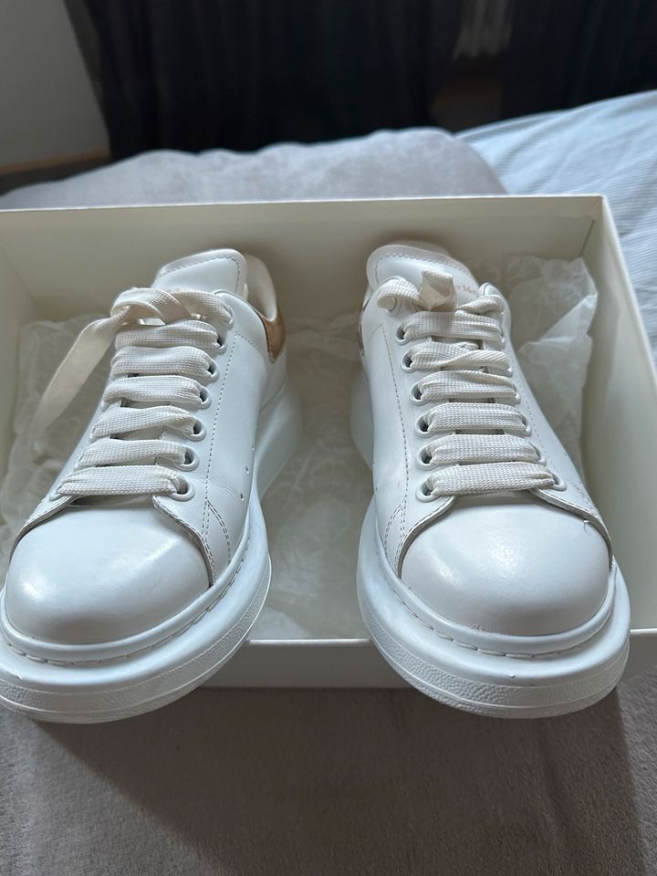 Alexander Mcqueen sneaker 39 w neu❤️ in Waldbröl