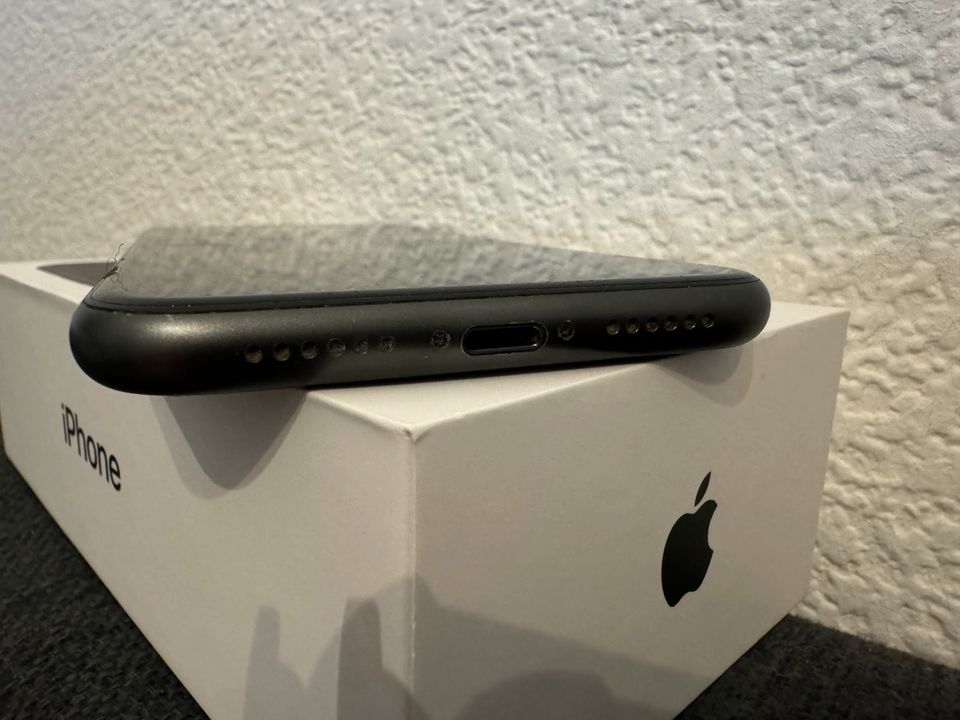 iPhone 11 in schwarz mit 64 gb OVP in Werl