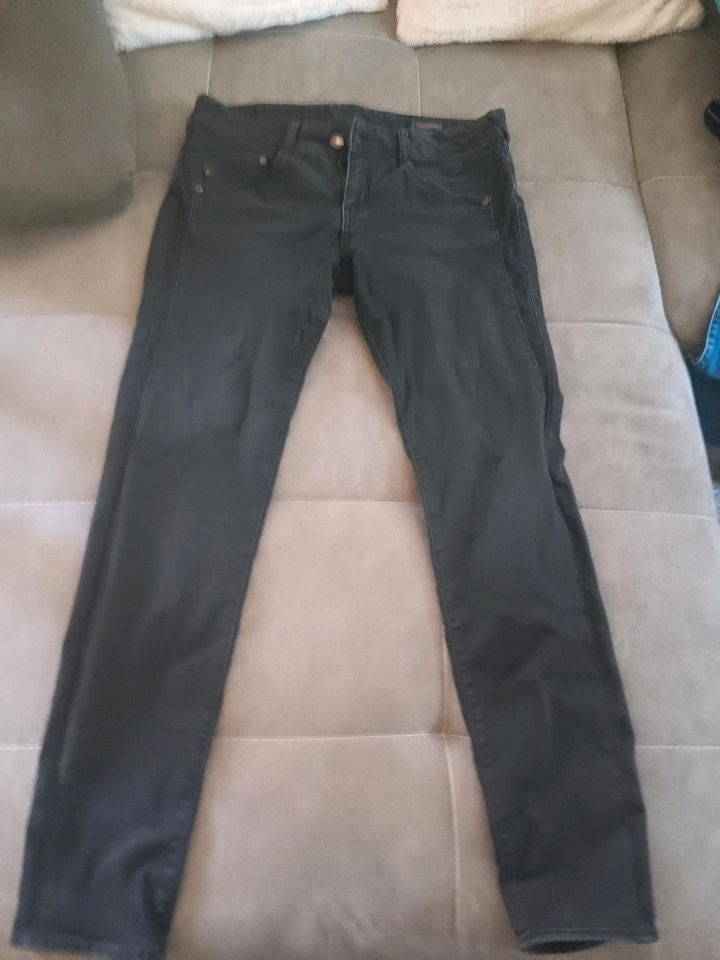 Herrlicher Jeans gila slim 30/32 in Bielefeld