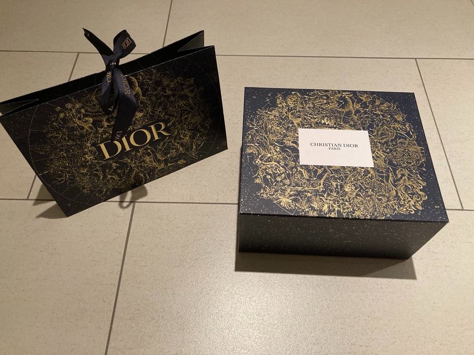 Christian Dior Geschenkbox Karton und Tüte in Hamburg