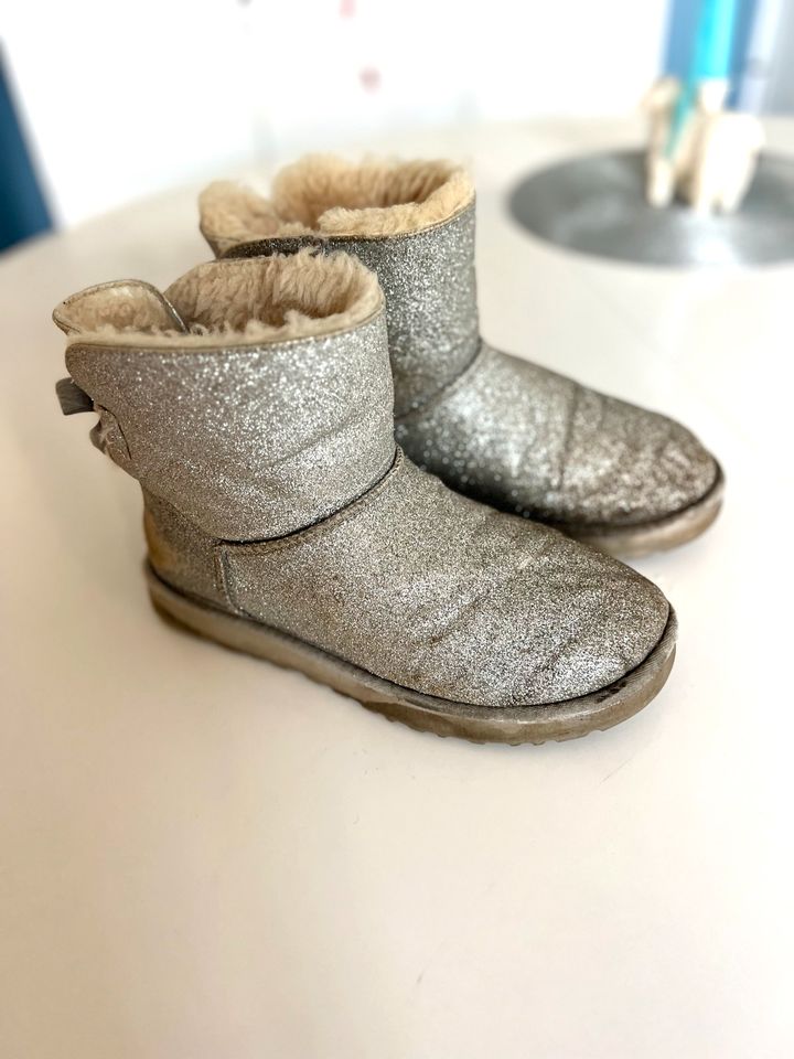 Orig. UGG Boots Silberglitzer Gr. 38 in Berlin