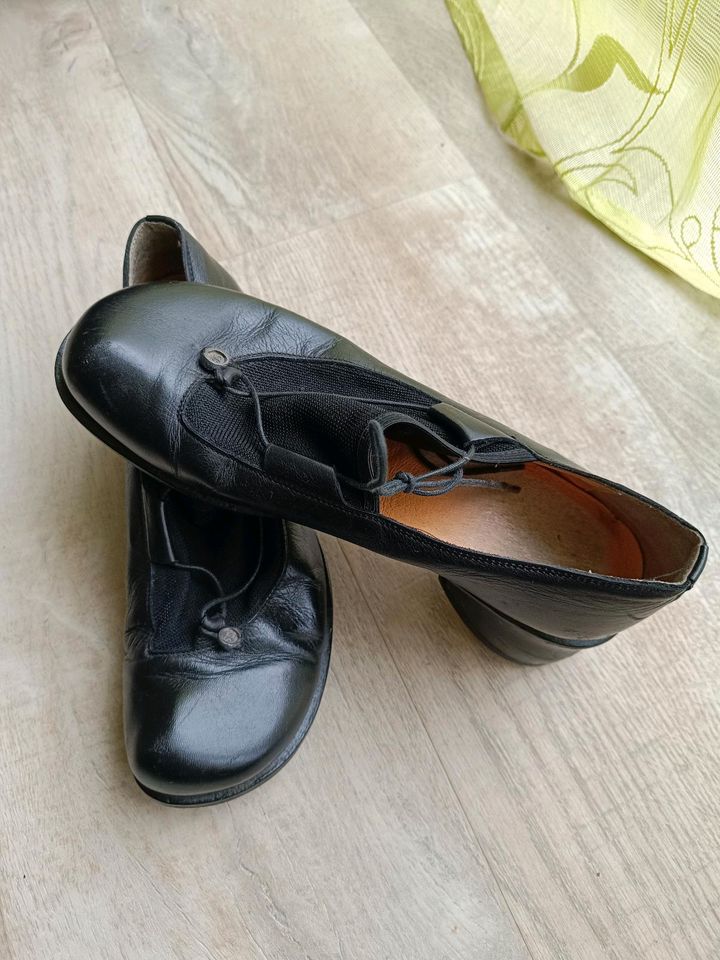 Italienische Schuhe Halbschuhe Gr. 39 in Cottbus