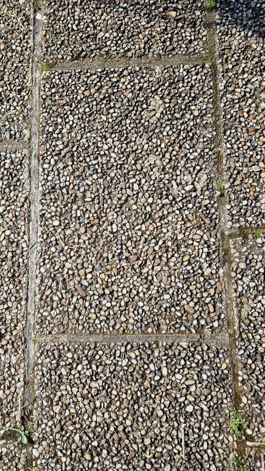 Terrasse - Waschbetonplatten ca. 70 qm, 60x40 + 40x40 in Solingen