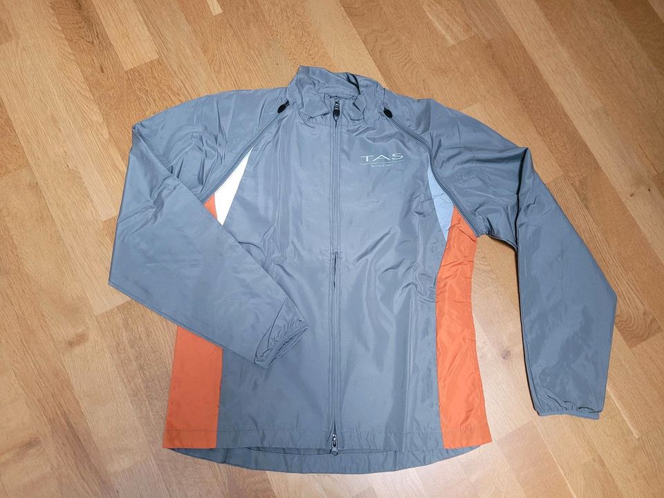 Sportjacke Windbreaker Weste Gr.S in Mülsen