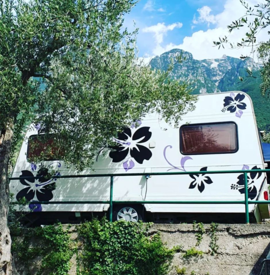 Wohnwagen "Elenas Camper" zum Mieten für unterwegs in Frielendorf