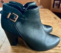 Dune Stiefel Stiefeletten Gr. 40 High Heels, wide fit, neuwertig Bayern - Aschaffenburg Vorschau