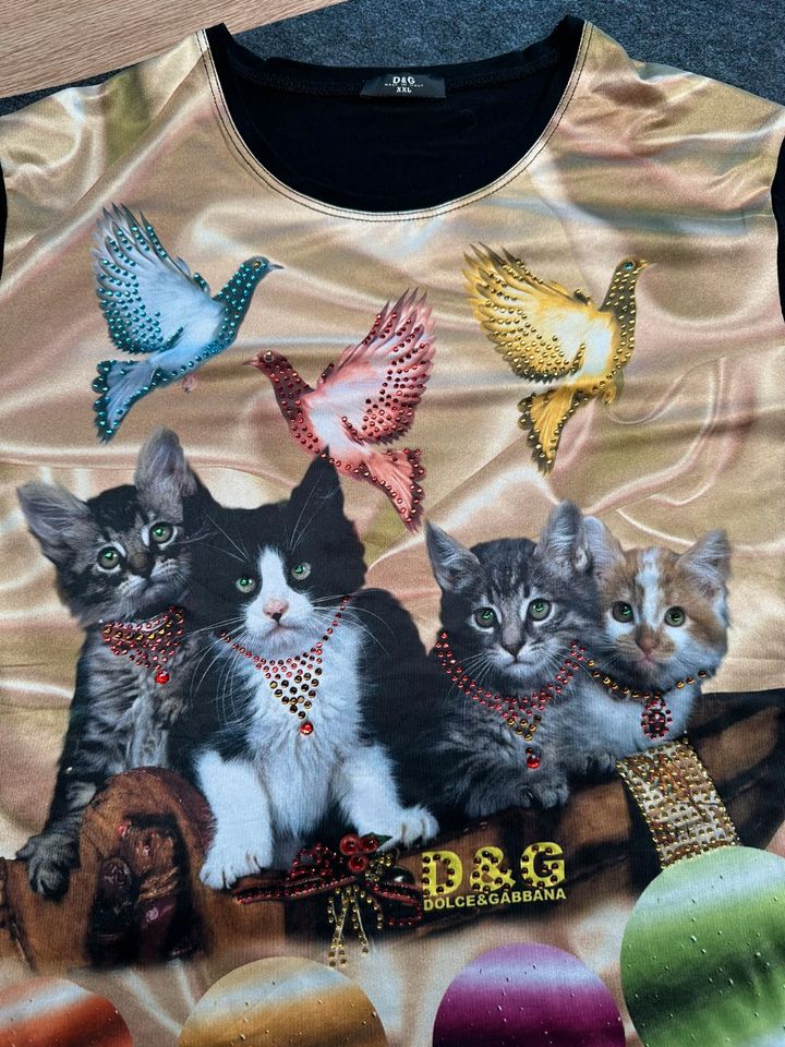 Ausgefallenes Shirt mit Katzen und Strass, DG, Gr. M in Langenberg