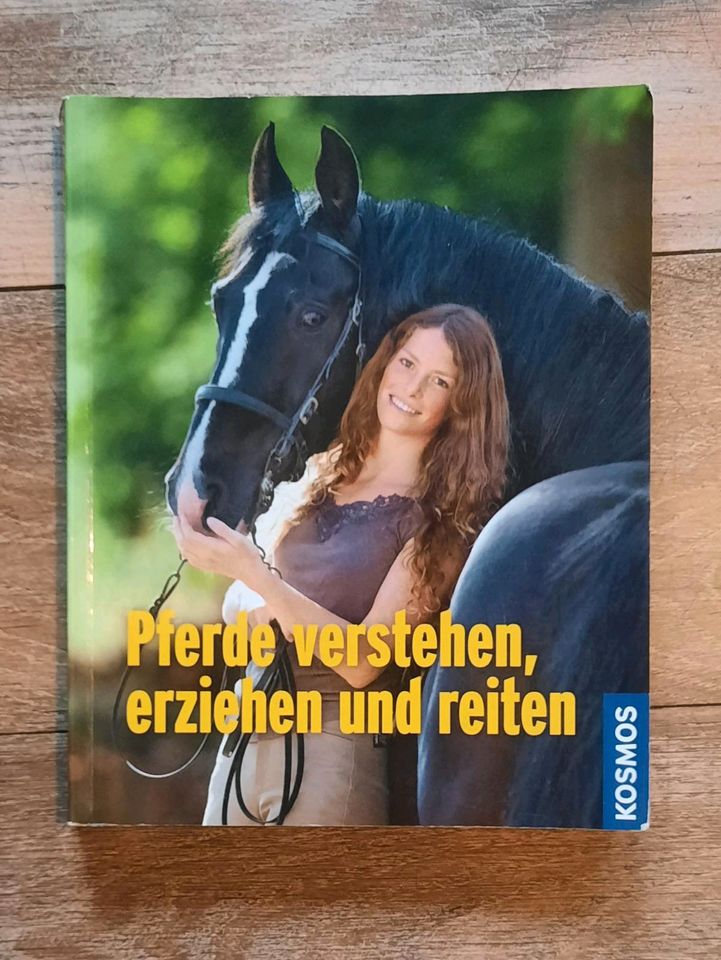 Buch "Perde verstehen, erziehen und reiten " in Euskirchen