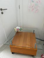 Wohnzimmertisch Beistelltisch Glas Holz auf Rollen Hessen - Kelkheim Vorschau