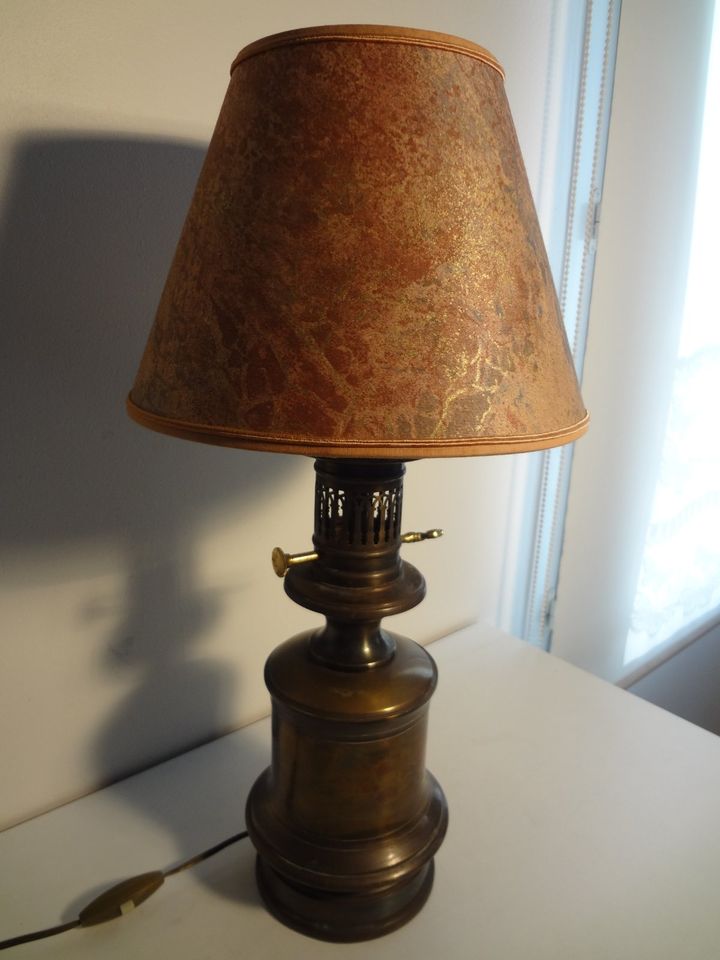 Antike franz. elektr. Lampe wie Petroleumlampe ca. 30 -50er Jahre in Linden