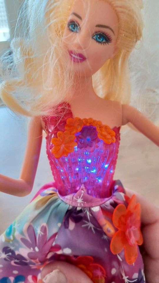 Barbie Alexa Singt und leuchtet Mattel CCF84 TOP in Werl