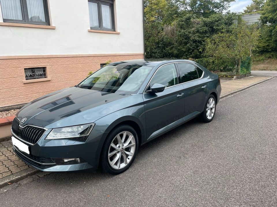 Škoda Superb 1.8 TSI DSG Style Columbus Standheizung ACC in Wadgassen