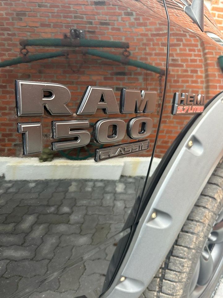 Dodge Ram 1500 in Poyenberg