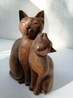 Katzen Figuren Mutter & Kind Skulptur Holz braun Sachsen-Anhalt - Magdeburg Vorschau