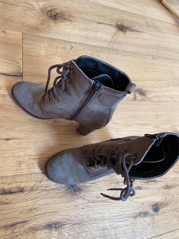 Fantasy Stiefeletten Boots Taupe Gr 37 Schnürstiefeletten in Braunschweig