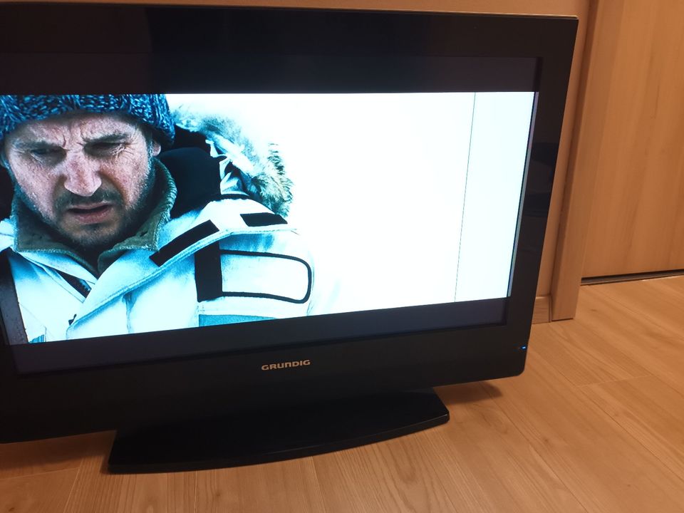 Grundig Fernseher 32 Zoll, funktionsfähig aber mit Macken... in Gettorf