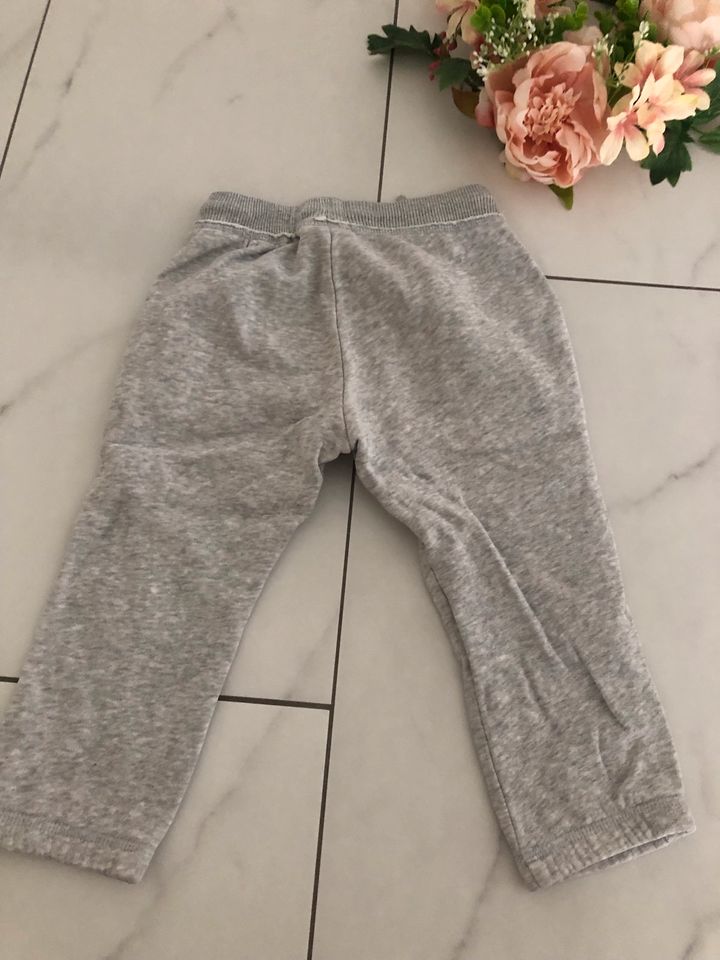 H&M Jogginghose Gr. 92 grau rosa in Hanau