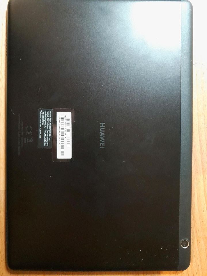 Huawei MediaPad T5 32 GB Speicher inkl. Hülle und Tastatur in Centrum