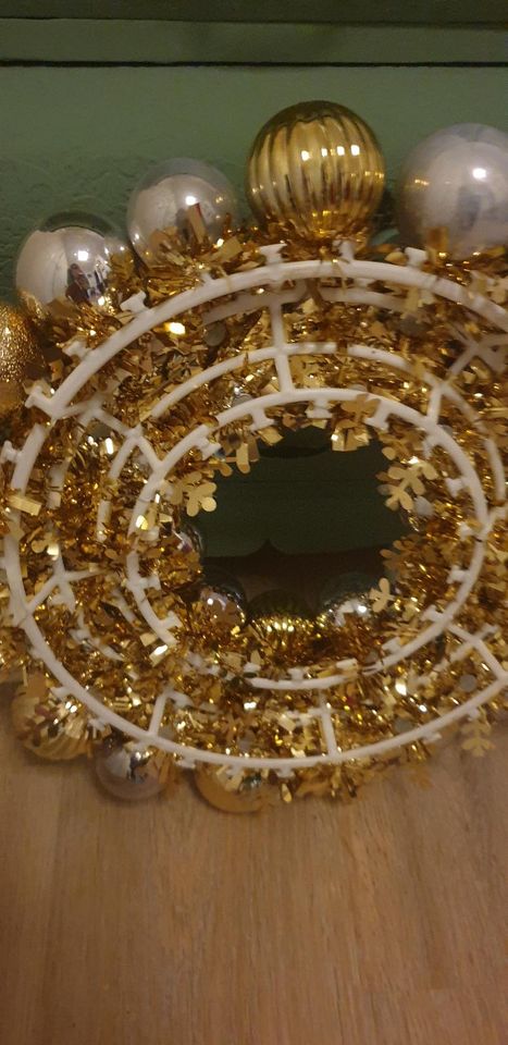 Großer Türkranz Kugeln gold silber Kunststoff in Wuppertal