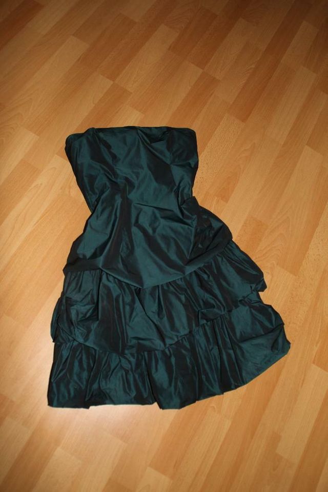 Abendkleid XS/ 34 kurz, Ballkleid in dunkelgrün in Garlipp