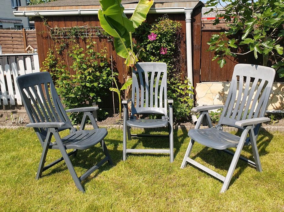 3 Relaxstühle Liegen Liegestühle Sonnenliegen Gartenstühle in Hürth