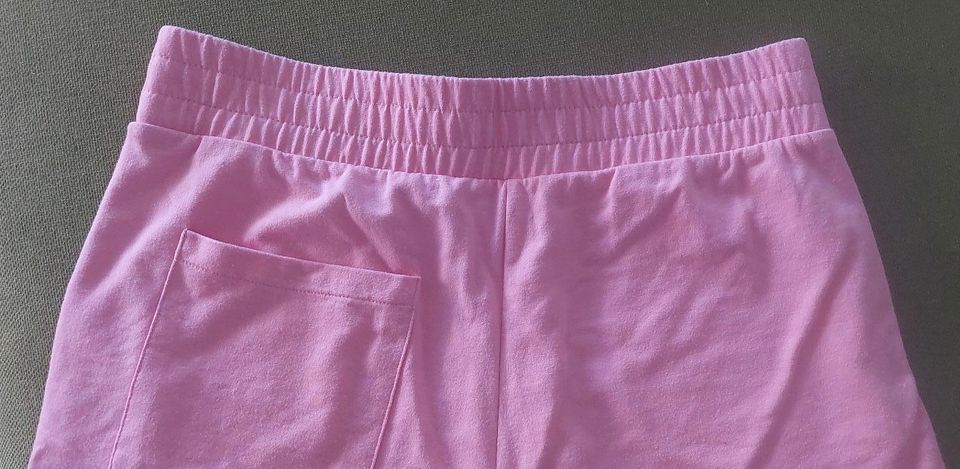 Bequem Shorts /Culotte in pink  und Flieder Größe l in Bad Orb