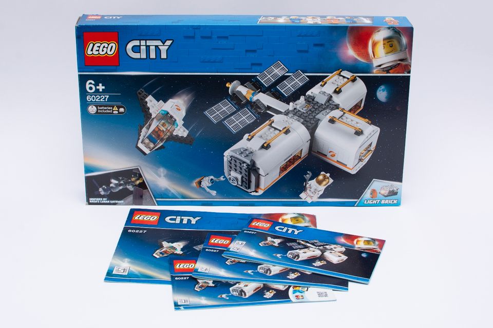 Lego CITY 60227 Mond Raumstation in Langenfeld