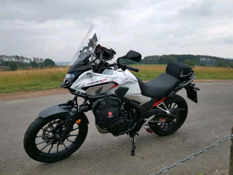 Honda CB 500 X weiß Bj. 2021 TOP-ZUSTAND in Burscheid
