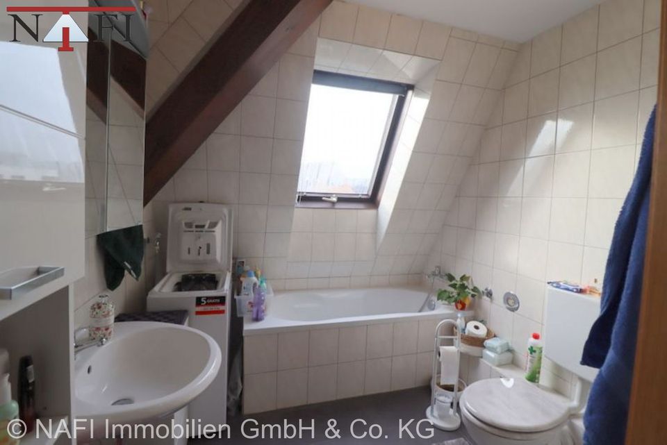 ** Modern-sanierte 4,5 Zimmer Dachgeschosswohnung** in Uhingen