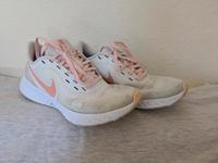 Nike Damen Laufschuhe, Größe 36 Brandenburg - Schildow Vorschau