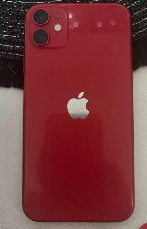 iPhone 11 Red Edition 128 GB in Düsseldorf