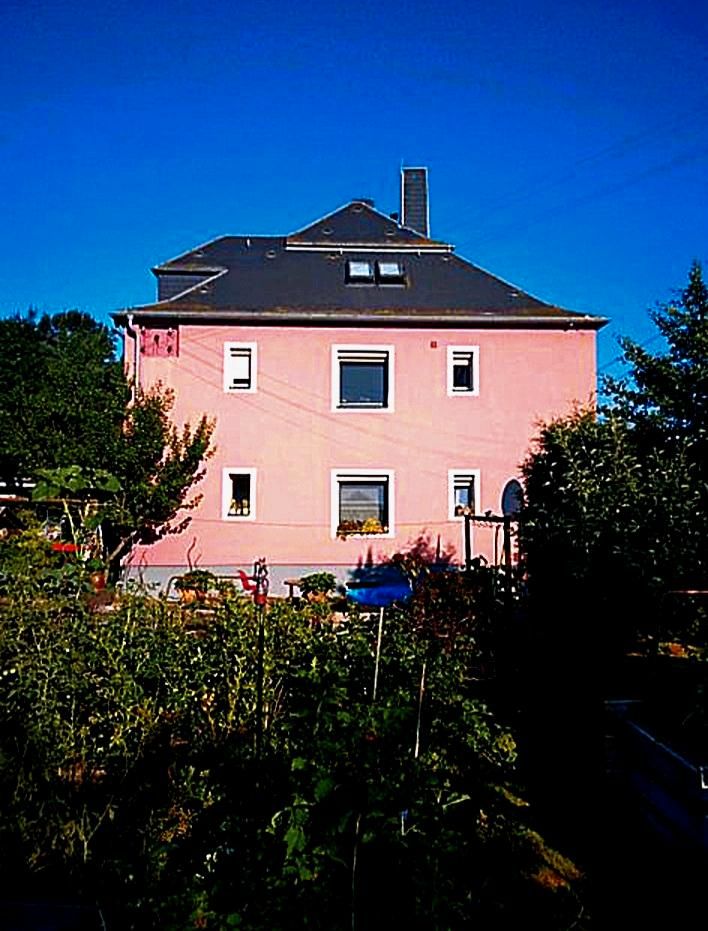 Zweifamilienhaus mit großen Grundstück und Garten in Schwepnitz