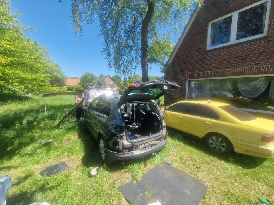 Ich verkaufe ein beschädigtes Auto! VW Tiguan 2009 Automatik in Weener