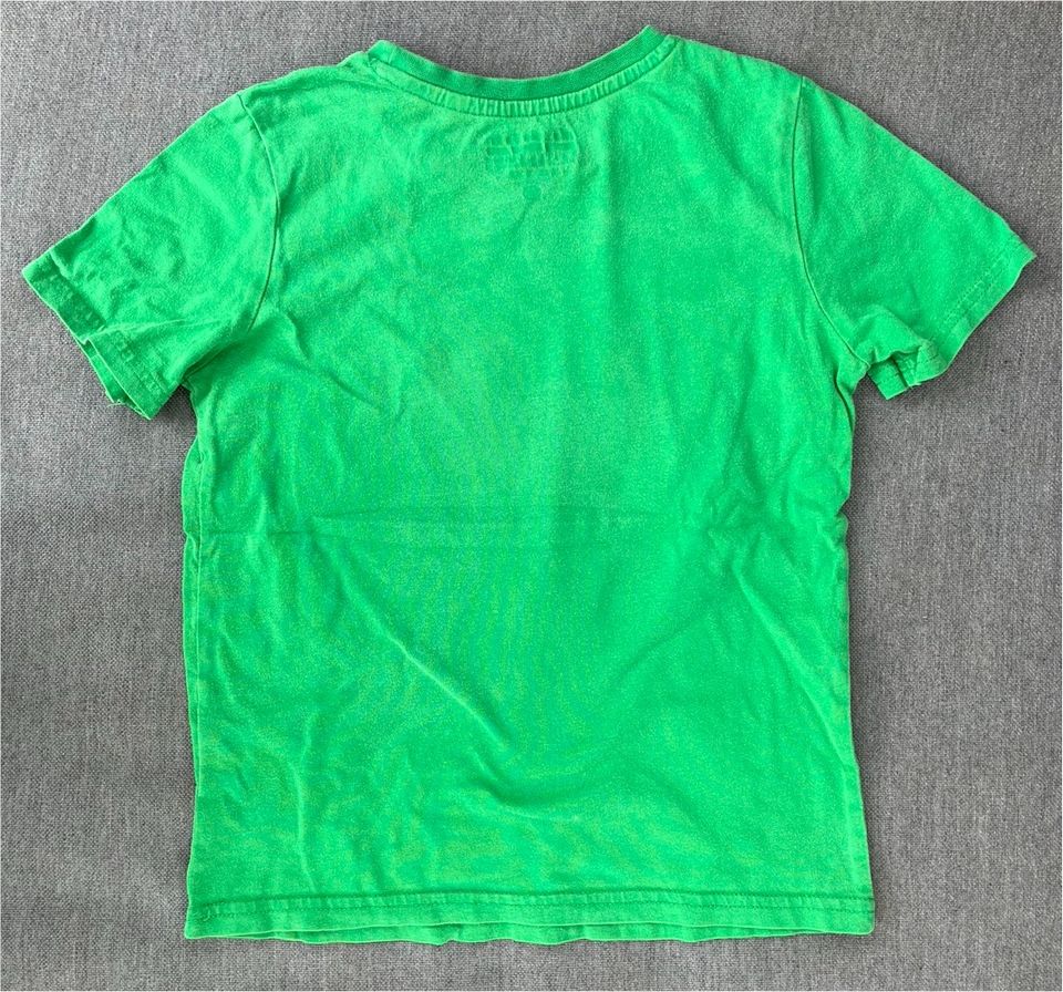 Jungen T-Shirt in Größe 122 in Sankt Augustin