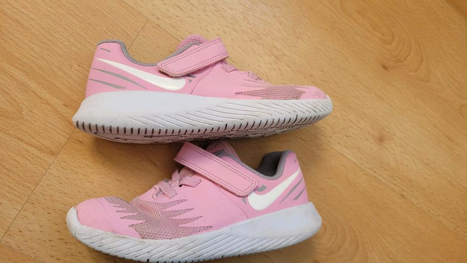 Nike Schuhe, Turnschuhe, Sneakers, rosa, Gr. 26 in Dresden