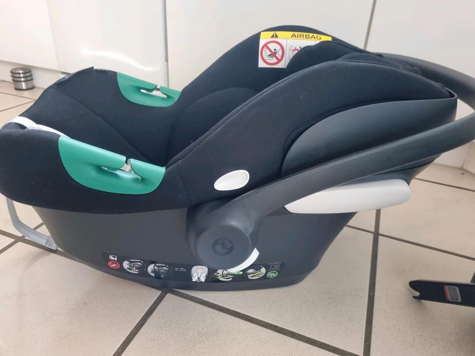 Cybex Aton B2 I-Size mit Base One Isofix Station in Vreden