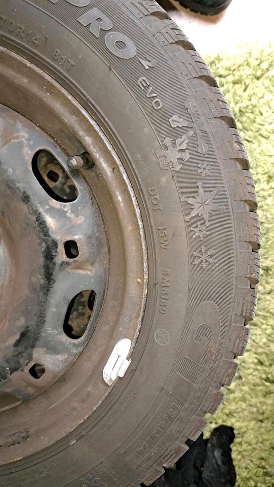 VW Fox, Polo, Winterräder, 5-Loch Felgen, org. Radkappen, in Rheinbrohl