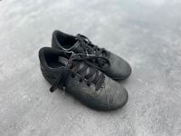 Fußballschuhe Adidas Turnschuhe schwarz Gr 33 Hessen - Wald-Michelbach Vorschau