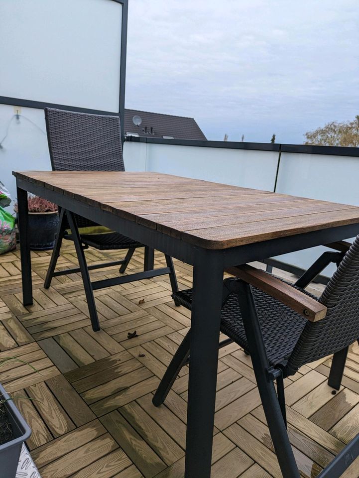 Aldi Balkon/Garten-Tisch inkl. Plane in Meerbusch