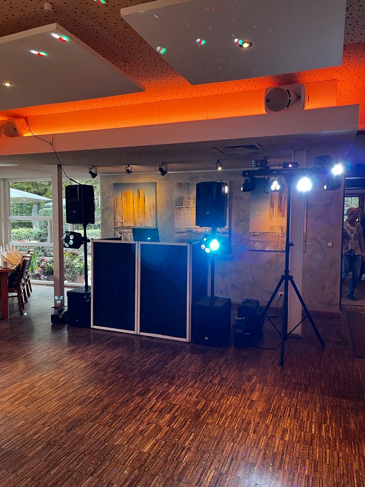 DJ für Hochzeiten, Geburtstage und andere Partys. + Fotobox in Bremen